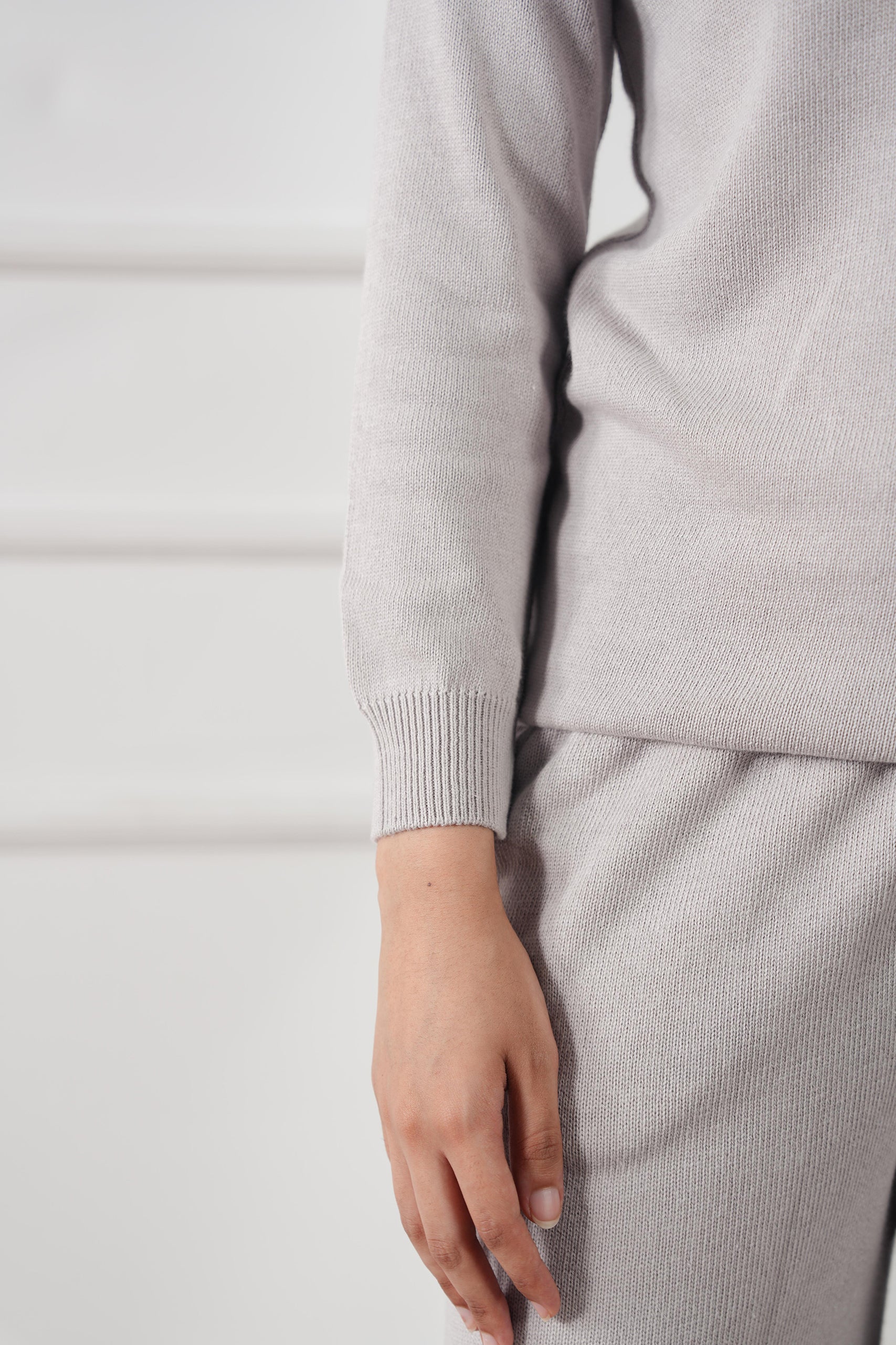 Round Neck Knit Sweater (WKS-02)
