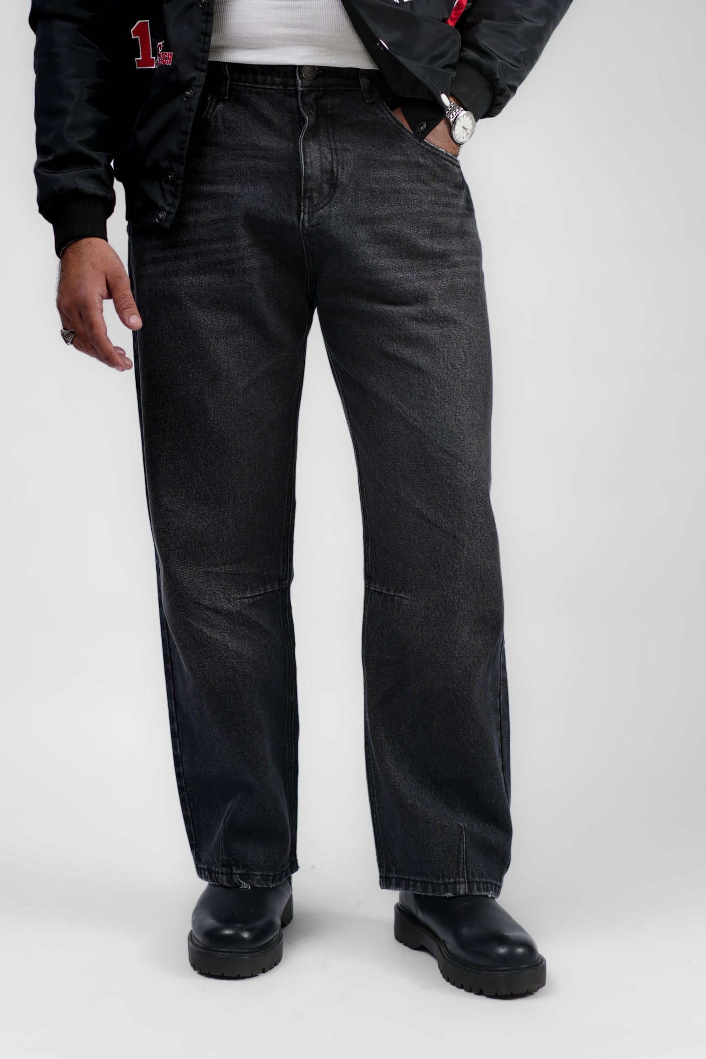 Black Denim Jeans – Straight Fit