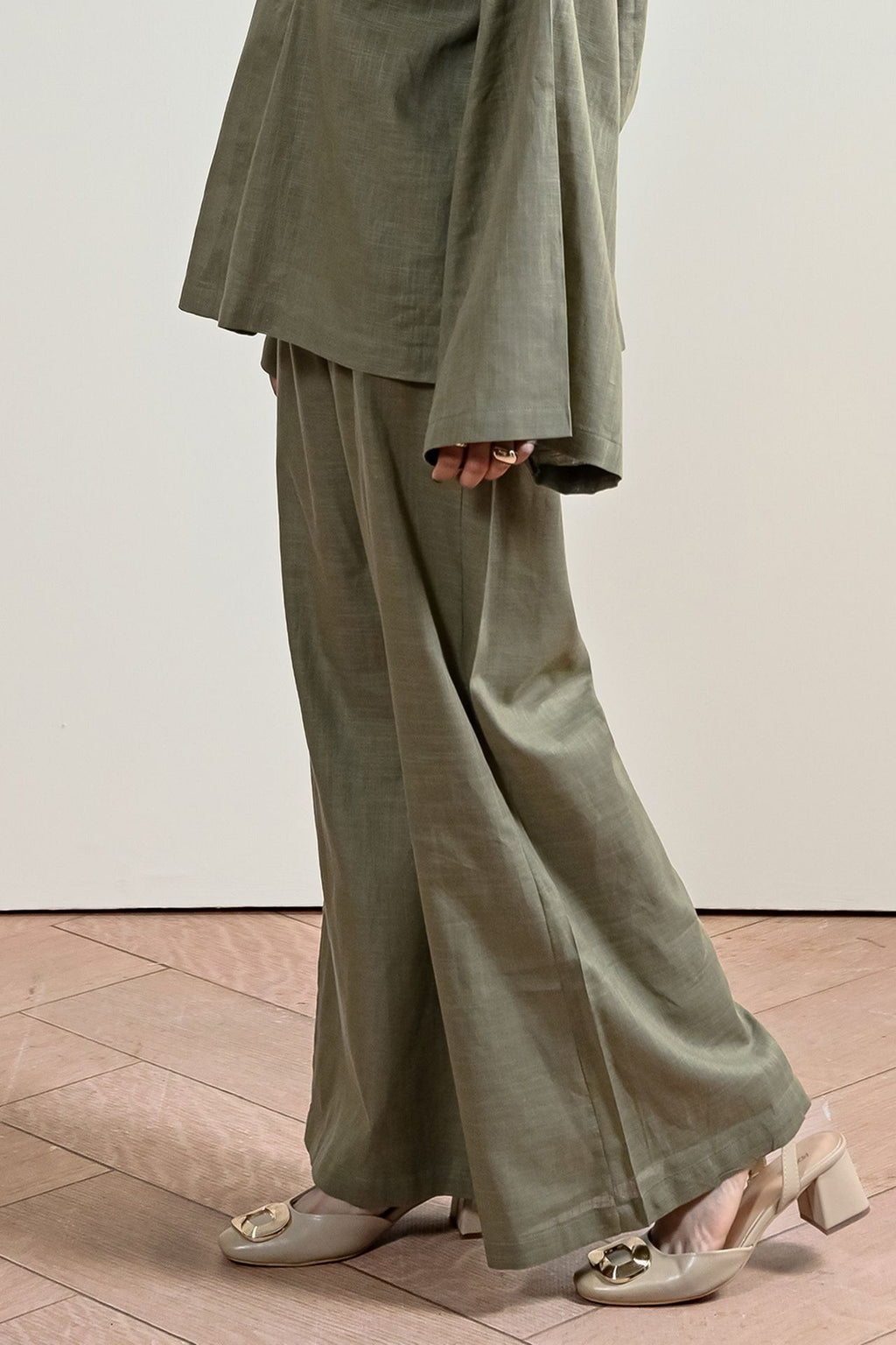 Flared Linen Trouser (WRT-02)