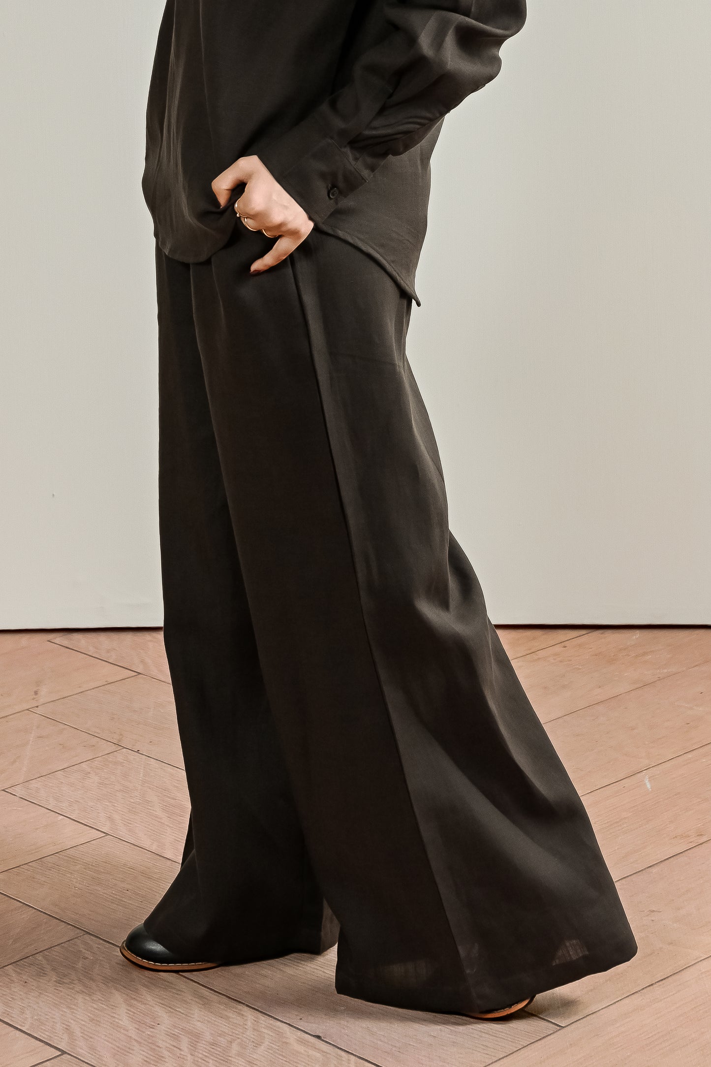 Flared Linen Trouser (WRT-04)