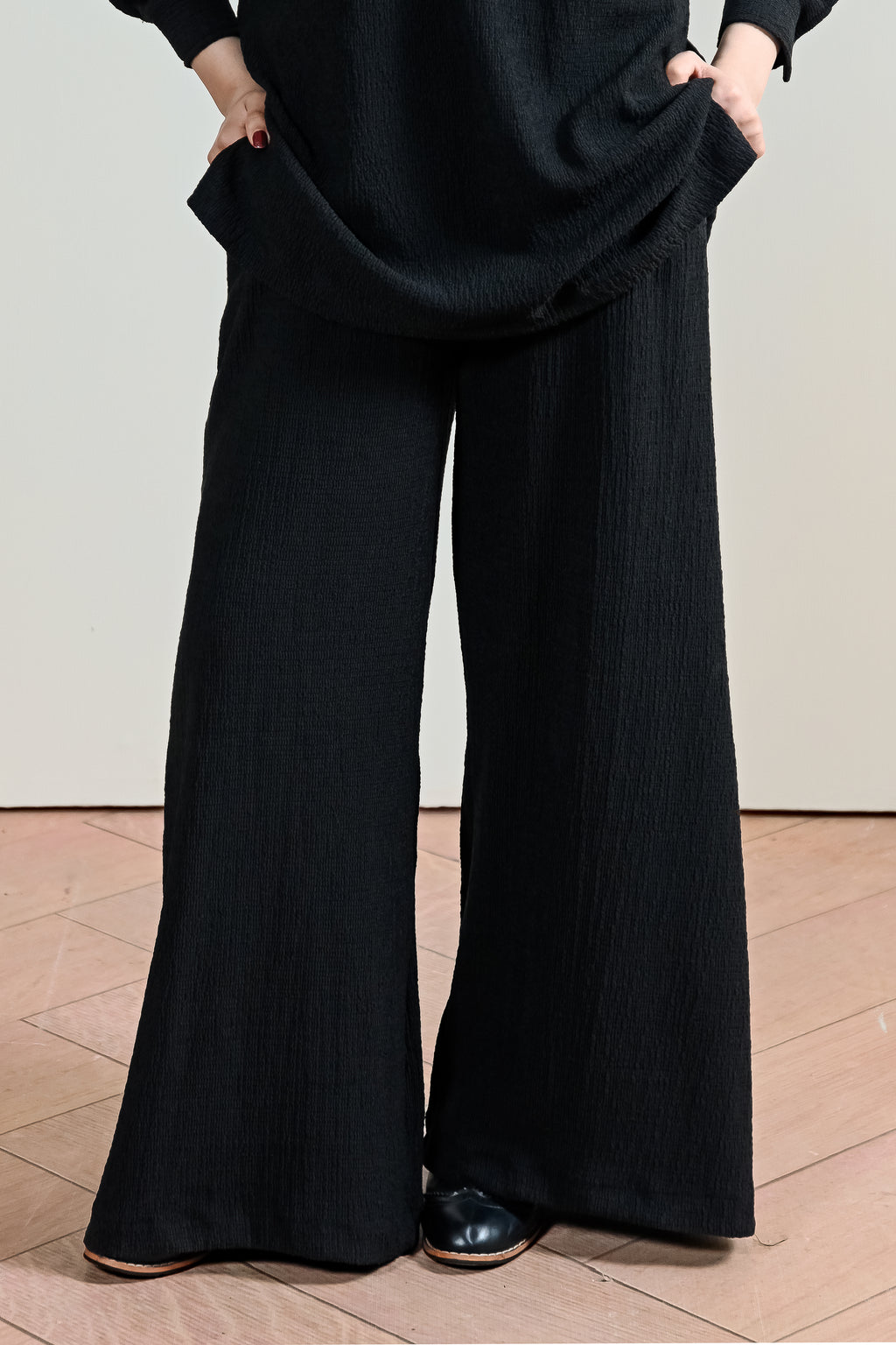 Textured Flared Trouser (WRT-06)