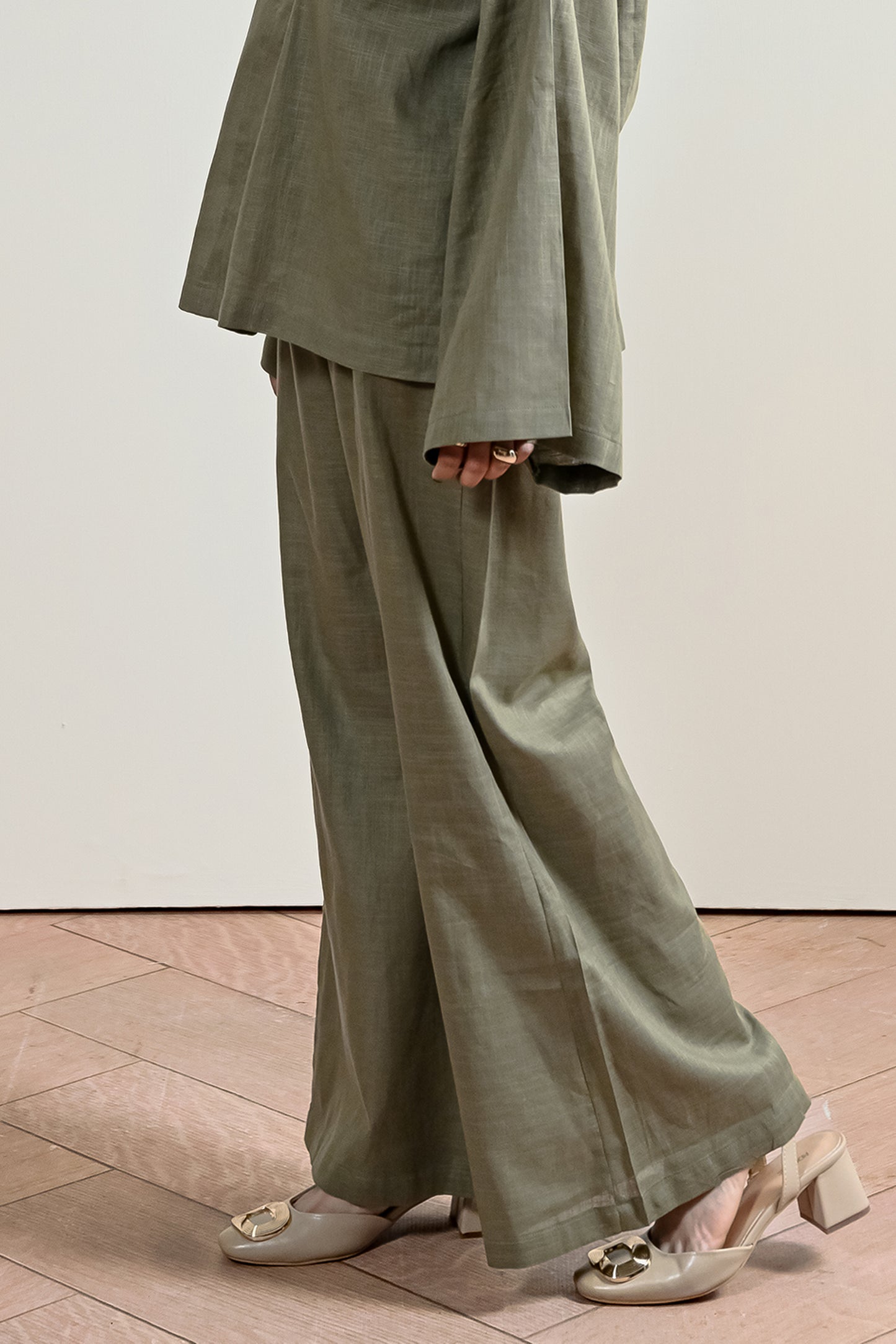 Flared Linen Trouser (WRT-02)